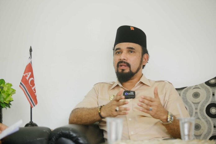 Isu mengenai Bupati Aceh Timur Iskandar Usman Al-Farlaky ditetapkan sebagai tersangka korupsi beasiswa beredar di kalangan masyarakat. Polisi membantah telah menetapkan tersangka baru dalam kasus yang merugikan negara Rp 10 miliar. Isu mengenai Bupati Aceh Timur Iskandar Usman Al-Farlaky ditetapkan sebagai tersangka korupsi beasiswa beredar di kalangan masyarakat. Polisi membantah telah menetapkan tersangka baru dalam kasus yang merugikan negara Rp 10 miliar.