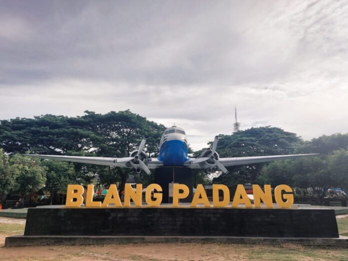 Lapangan Blang Padang, lokasi historis yang akan segera dikembalikan pengelolaannya kepada Masjid Raya Baiturrahman. (Foto: Istimewa) Lapangan Blang Padang, lokasi historis yang akan segera dikembalikan pengelolaannya kepada Masjid Raya Baiturrahman. (Foto: Istimewa)